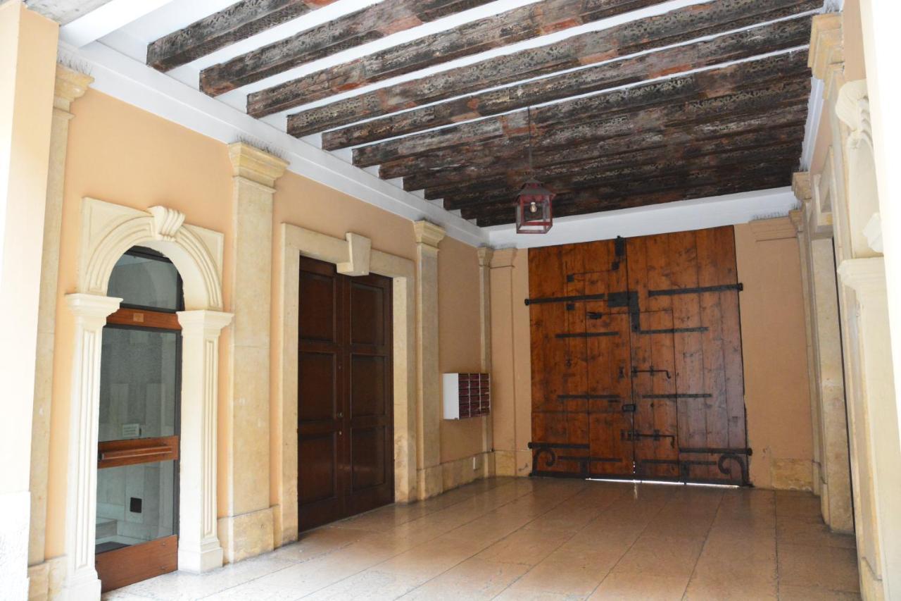 Amphitheatrum Arena Apartment *
